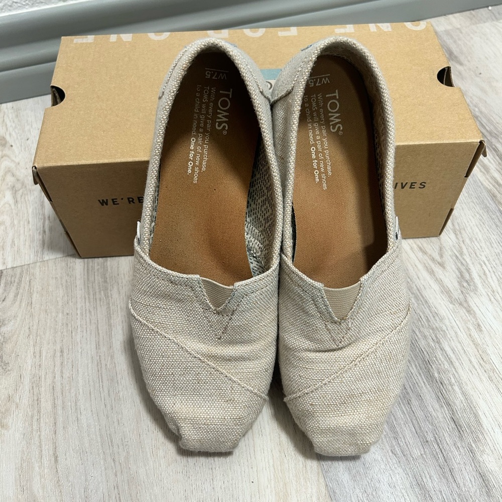 Women’s toms